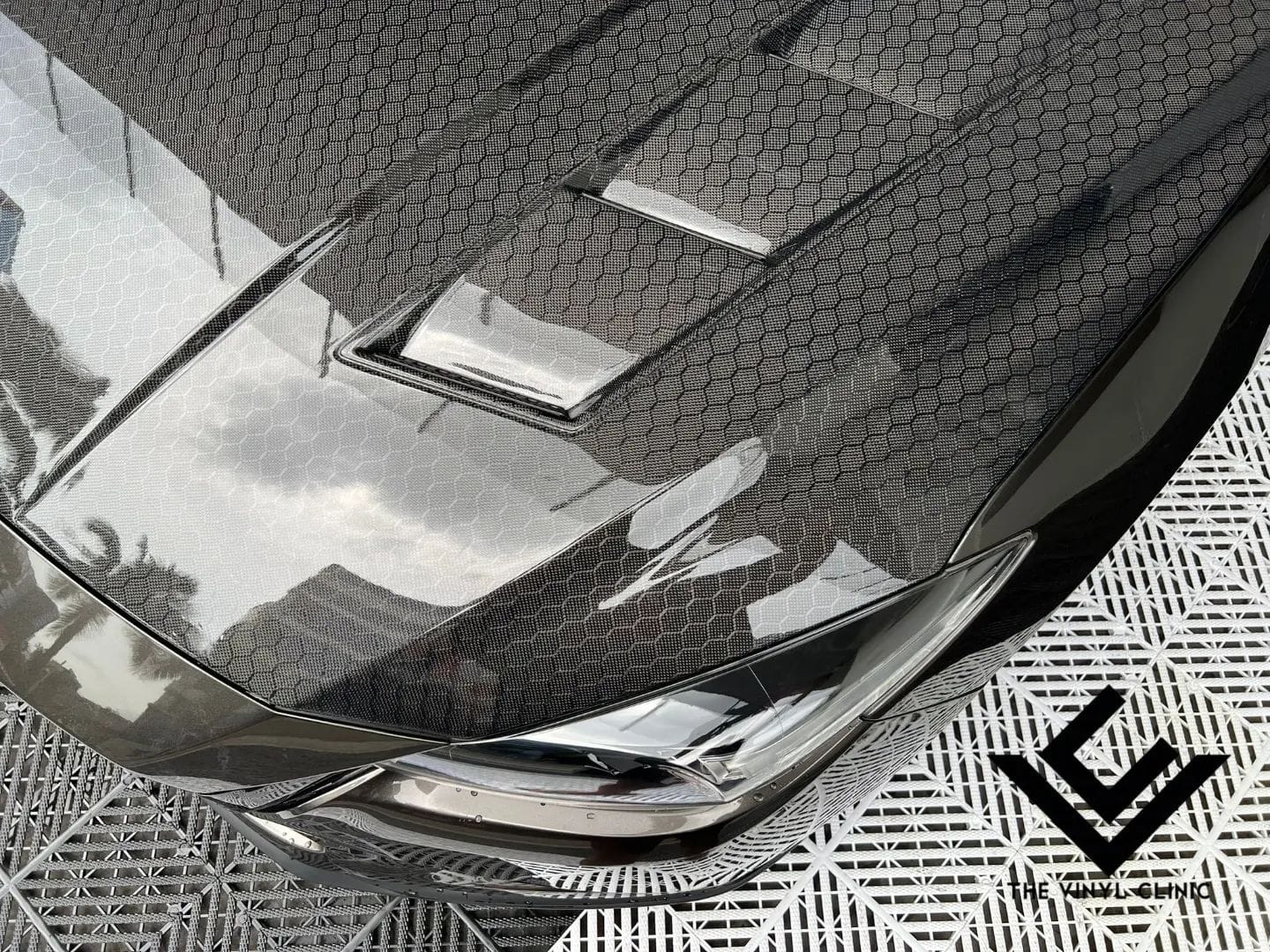 An essential when you bought and installed a brand new handsome custom carbon bonnet. AveryDennison X5 paint protection film.