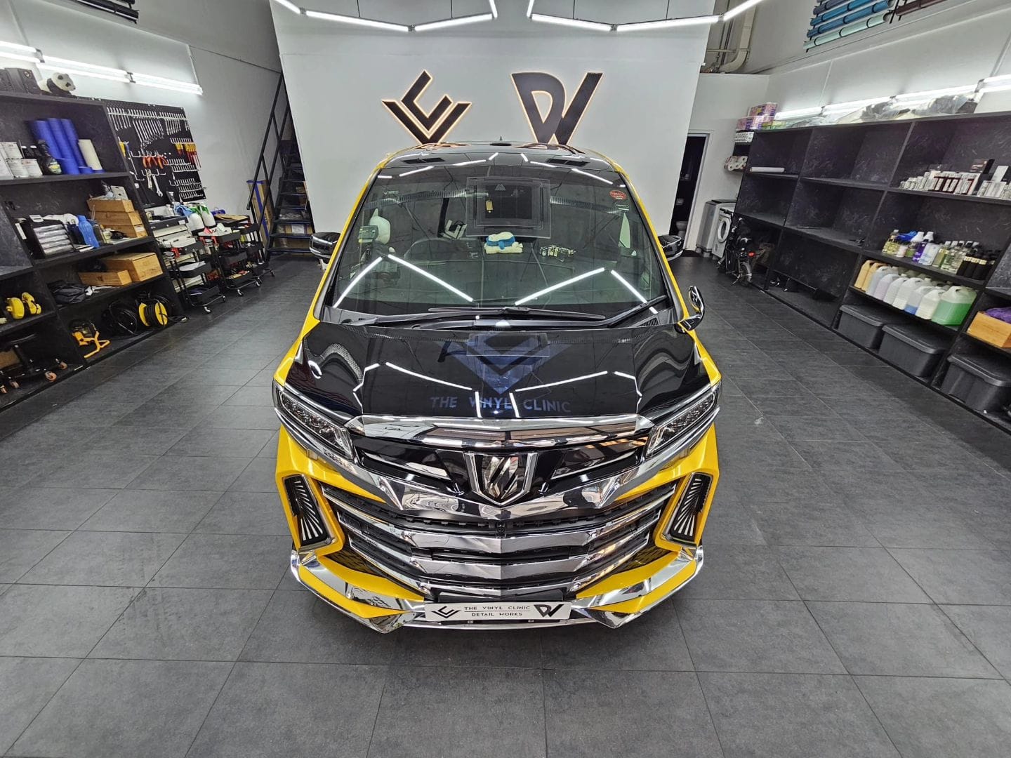 Alphard with a burst of metallic sun.