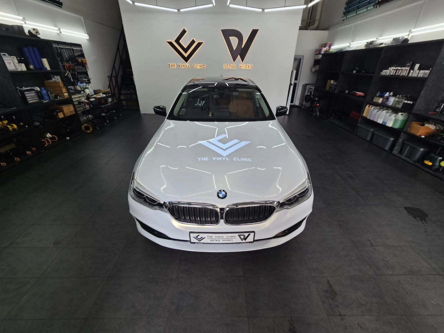 Pearl White Iridescent Gold.