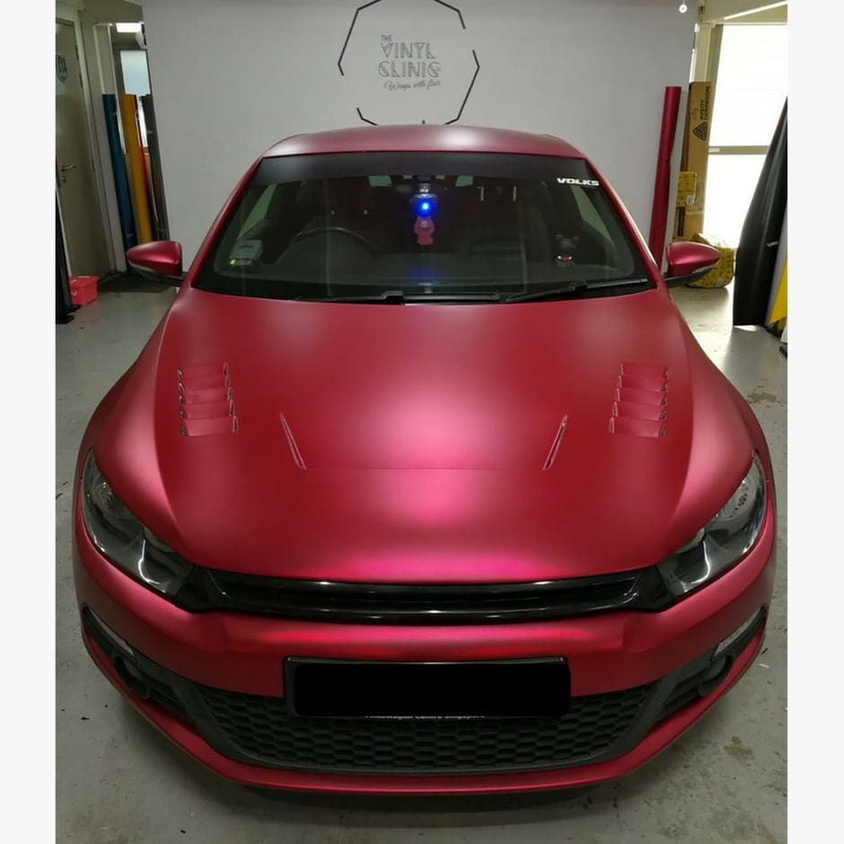 How can you resist this seductive red?! We were blown awa...