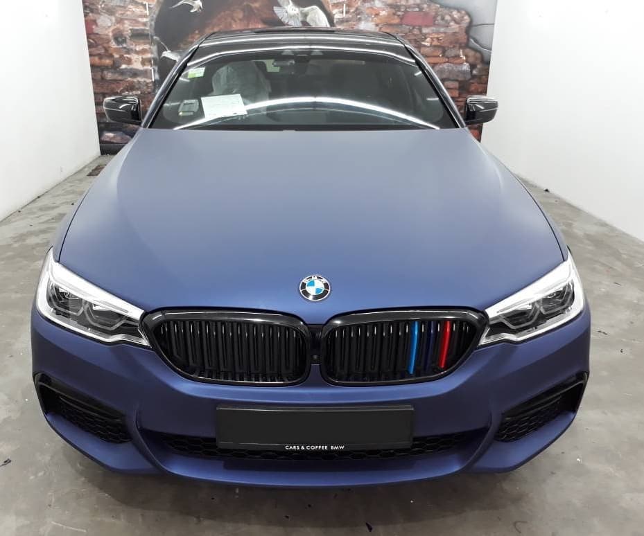 Matt metallic blue Munich machine.