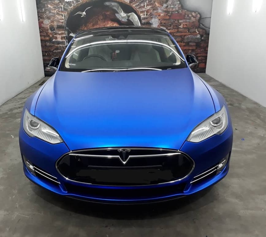 1 word, 5 letters, Tesla.