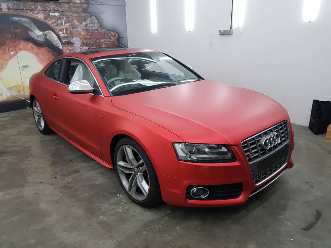 V8 s5 in matte chrome red.