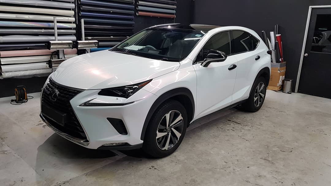 Lexus deliciously in white.