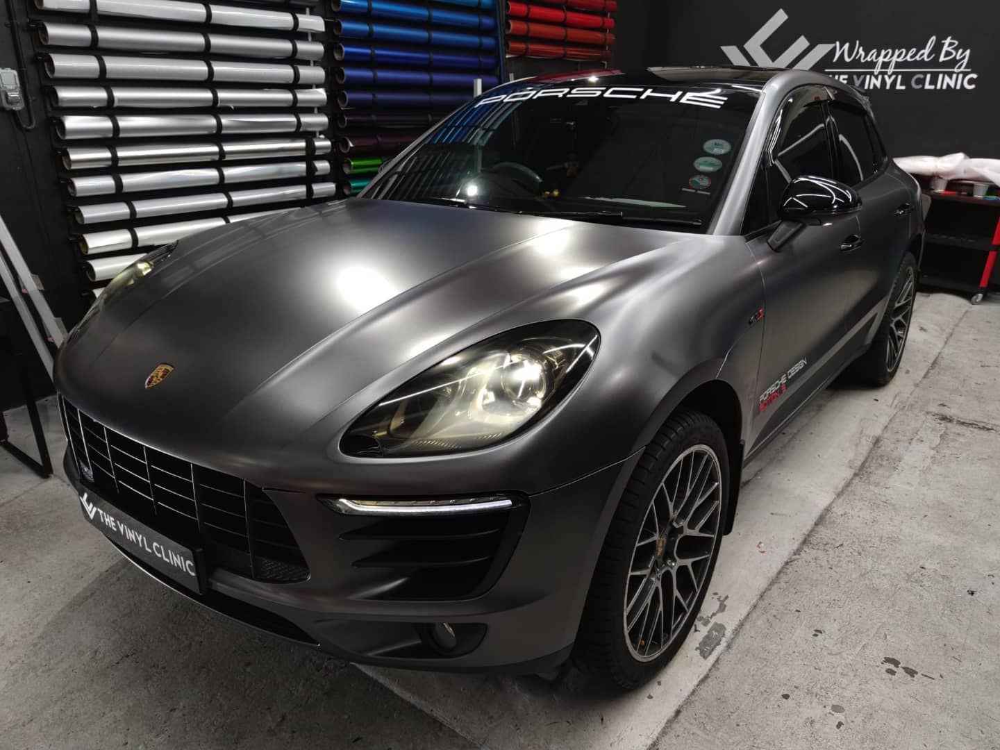 Satin dark grey week.