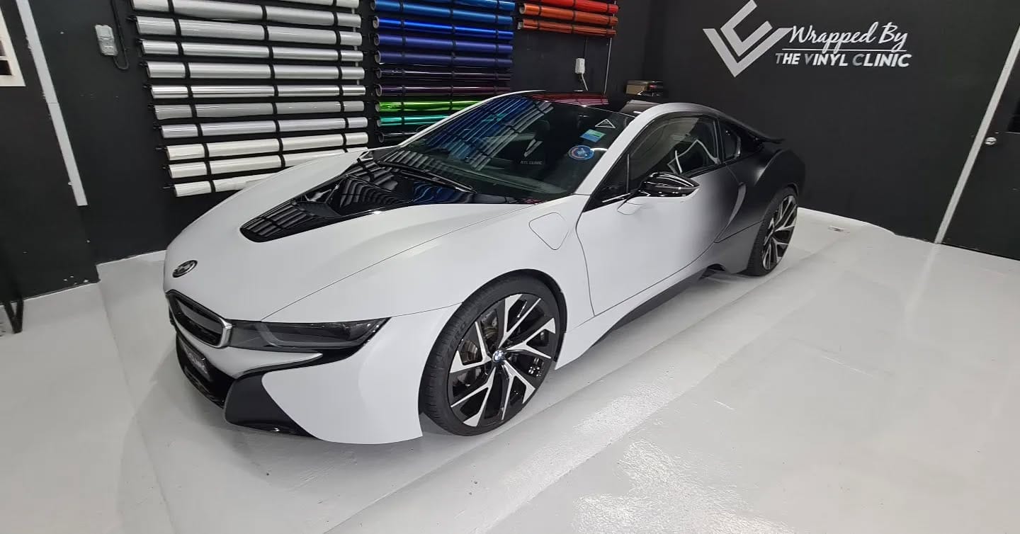 I8 joining in the latest colour fading trend.