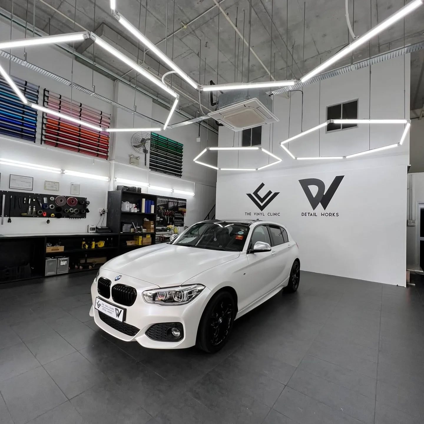 Aurelia's ride in AveryDennison Satin Pearl White with Fi...