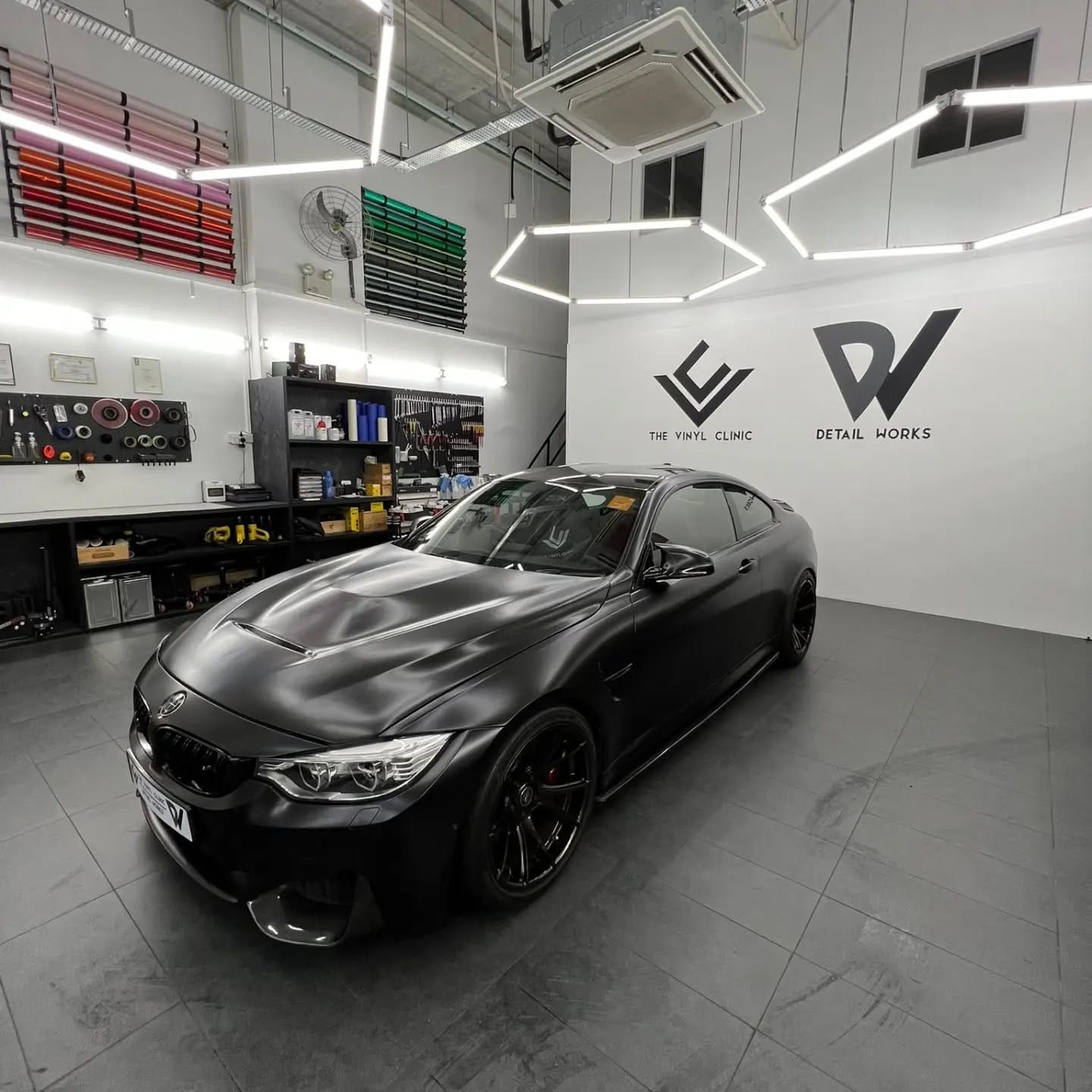 Been a while since we did a satin black M4. Fireball wind...
