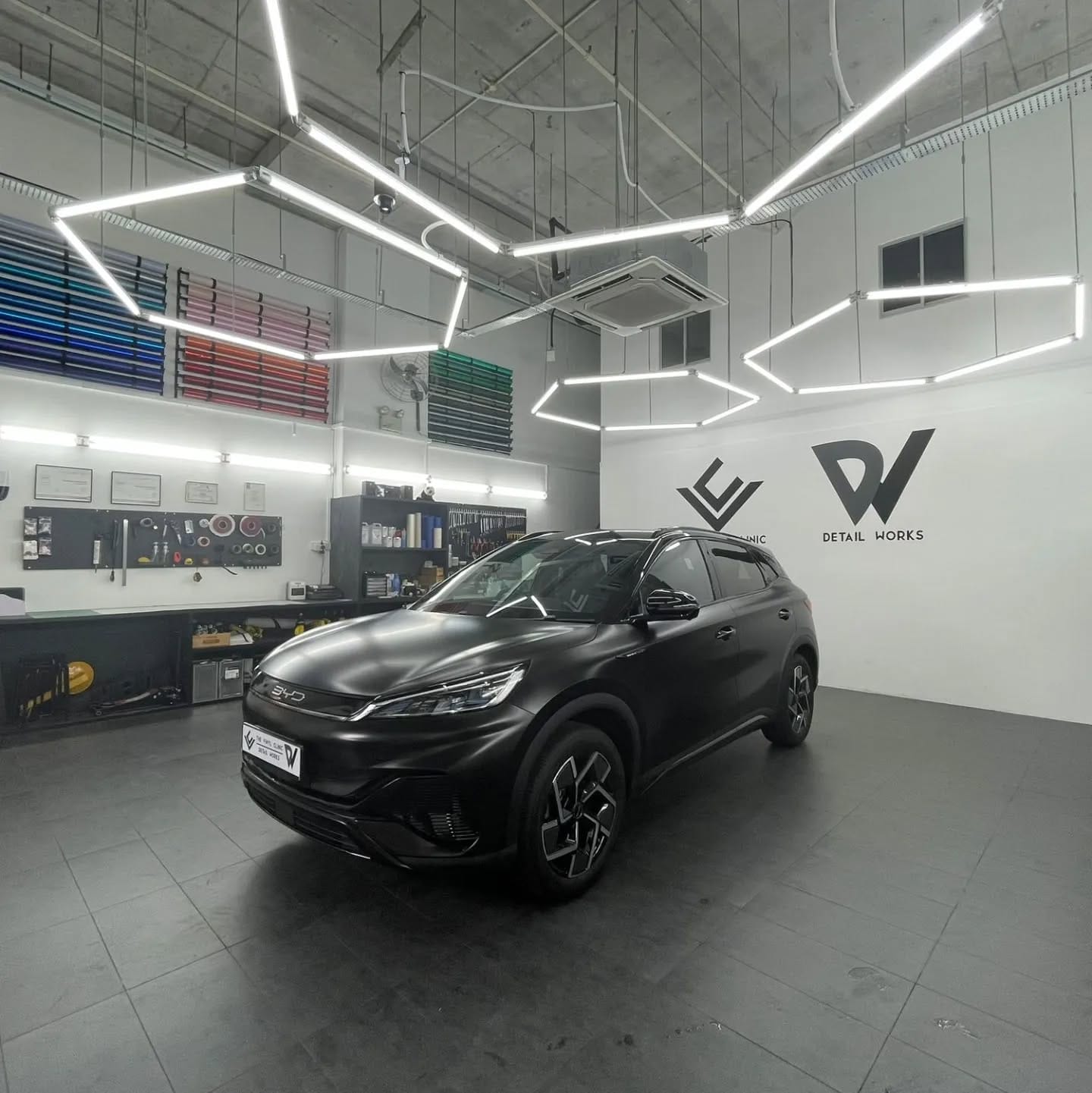 Satin Black. Build Your Dreams.