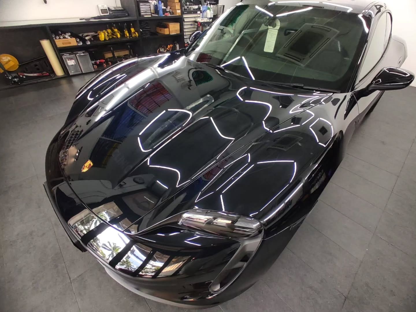 Paint-like wrap. Wrap looking like paint.