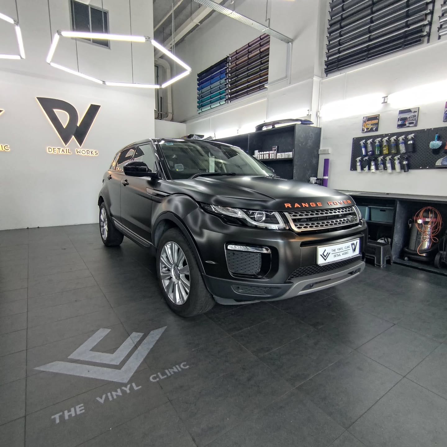 Satin black and gloss black. Simple yet classy.