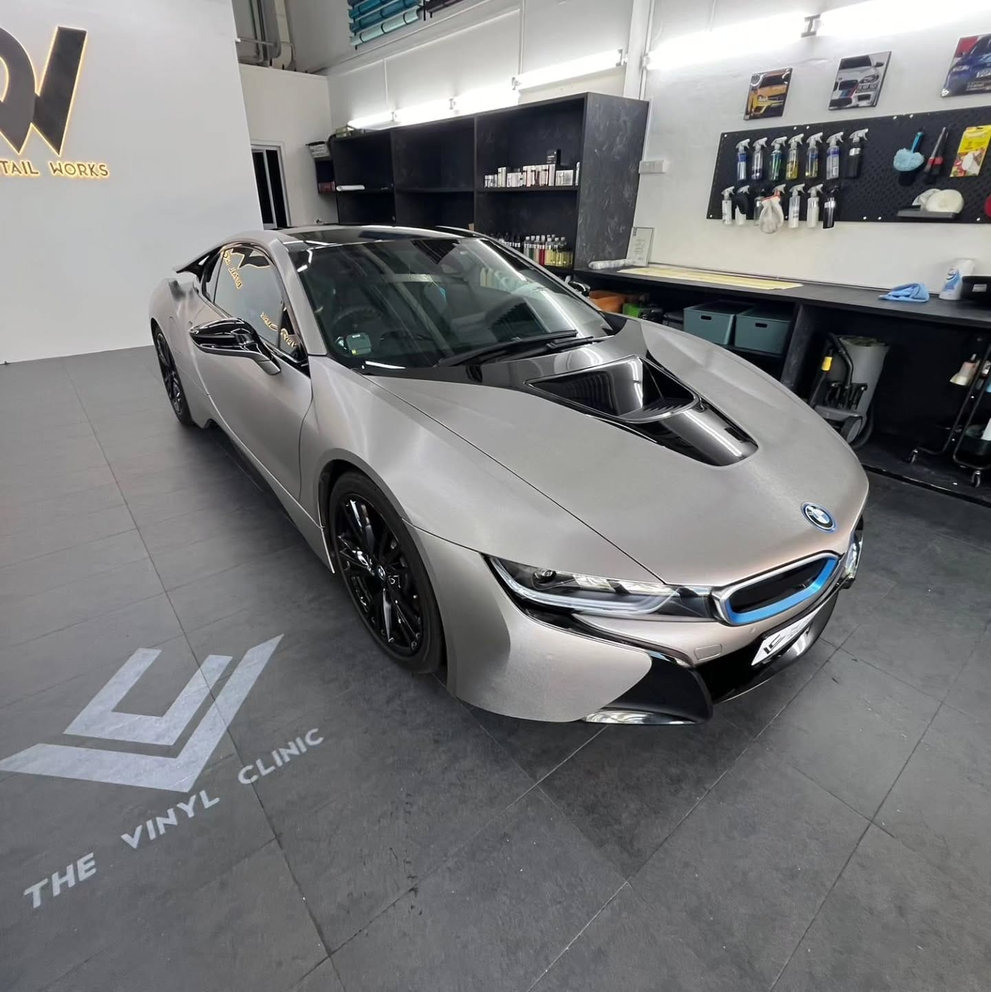 Avery Dennison Brush Titanium.