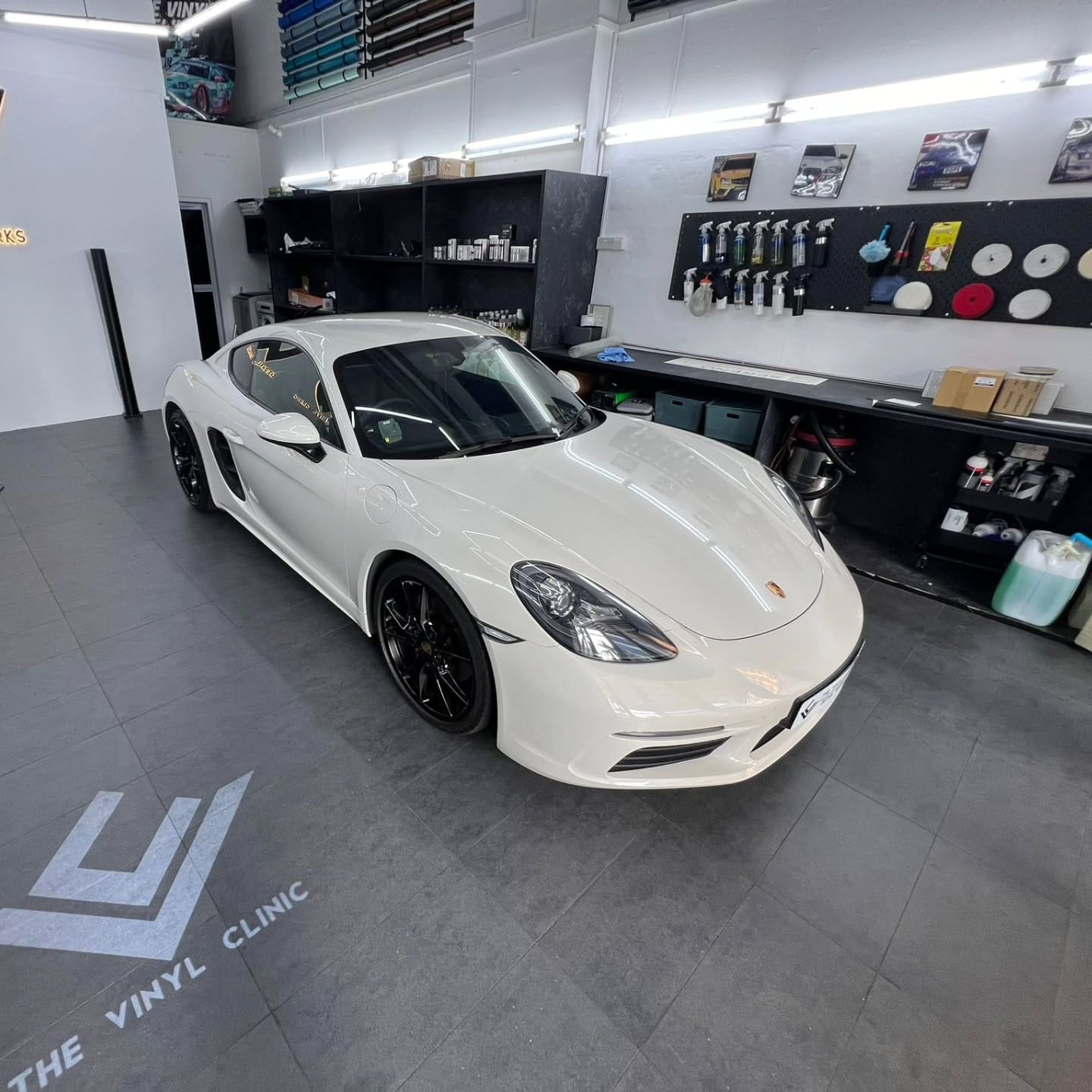 Paris Cream Beige with Fireball Devil’s Blood ceramic coa...