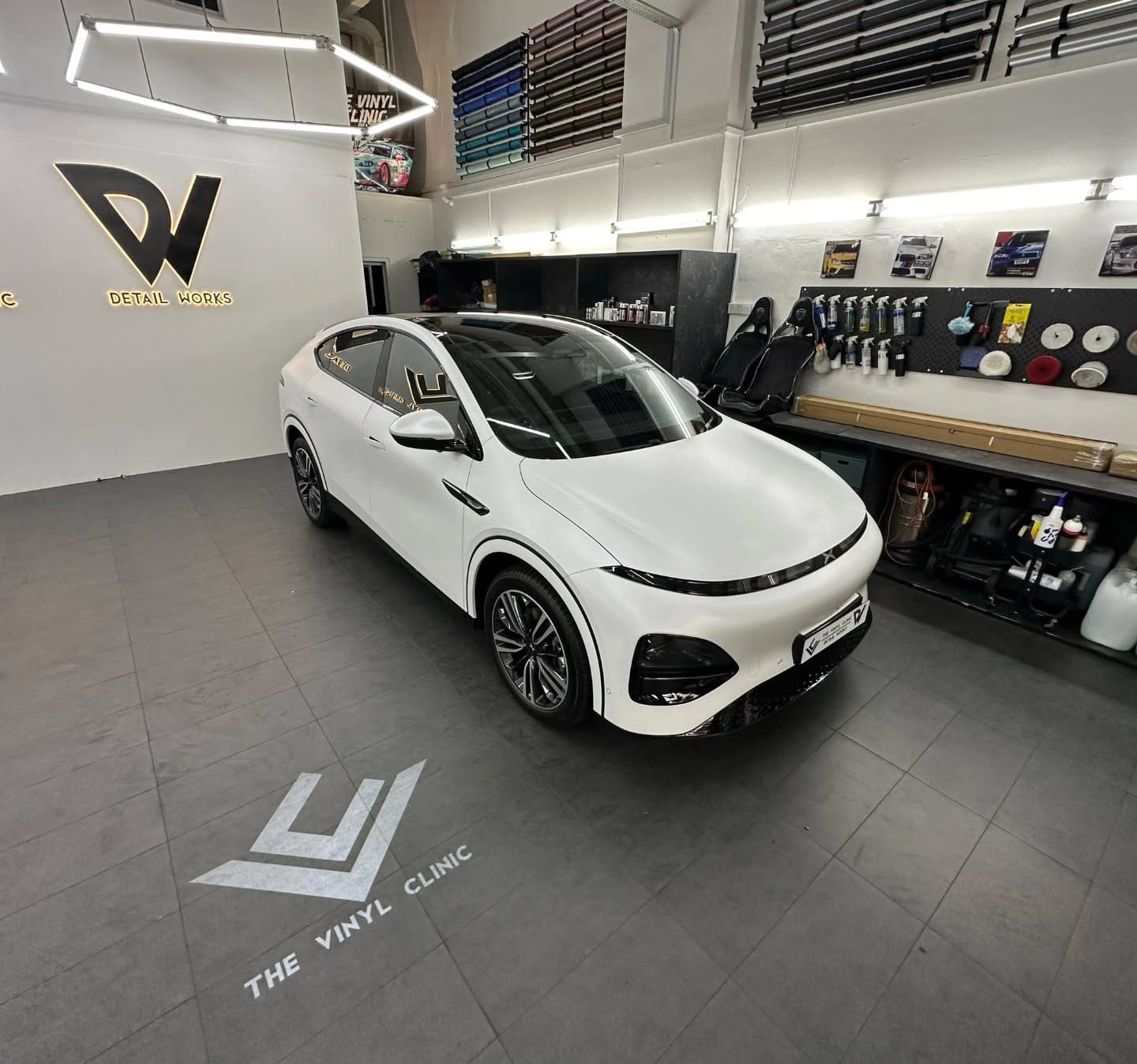 Factory white, matte ppf.