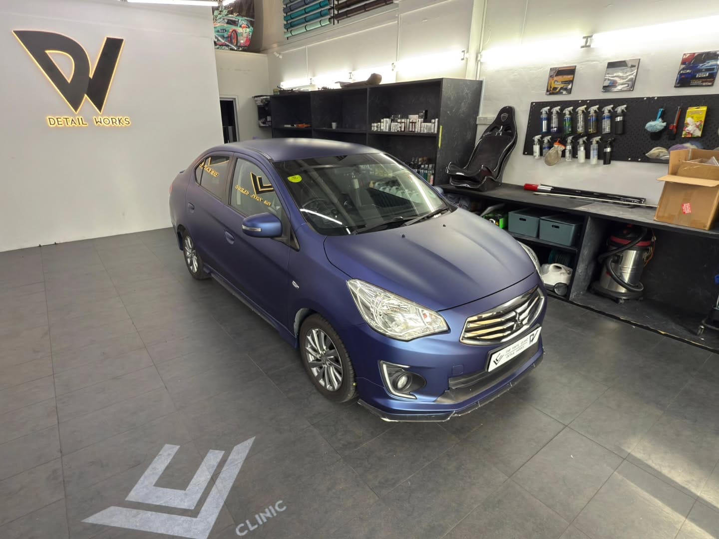 Matte Metallic Night Blue Attrage.