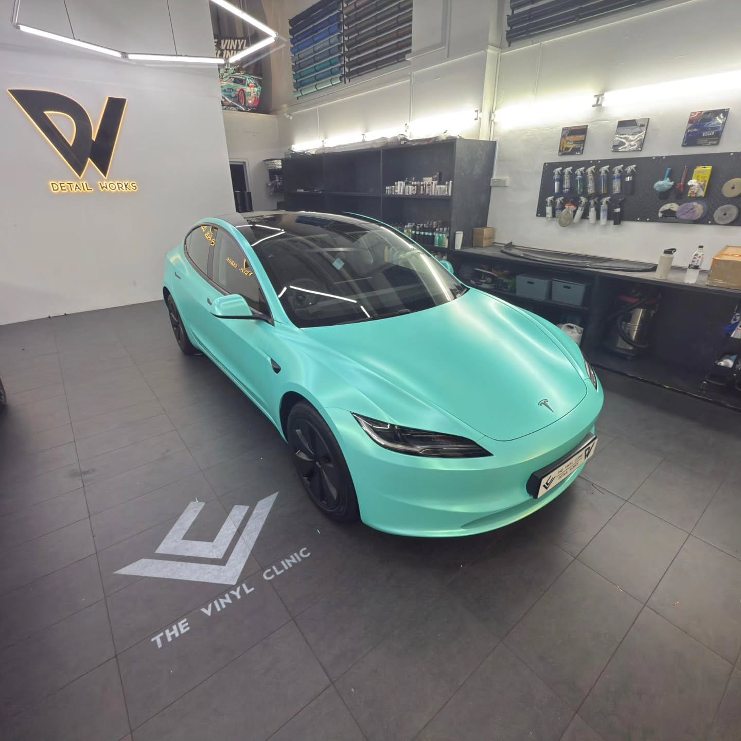 Matte Pearl Metallic Tiffany.