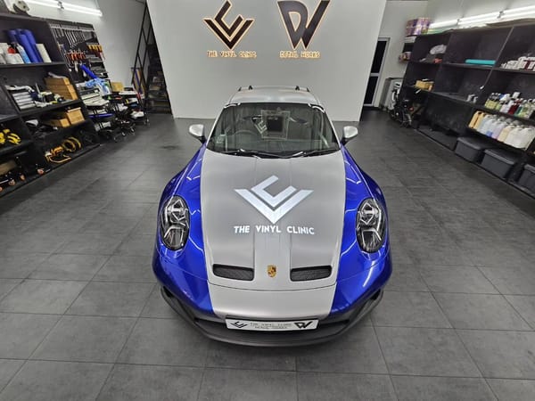 Silver Blue 911 GT3.