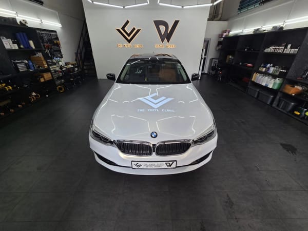 Pearl White Iridescent Gold.