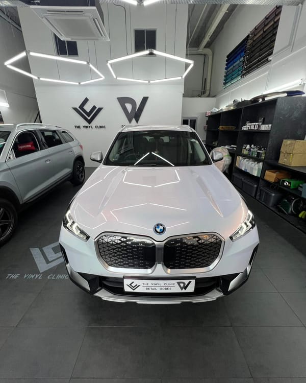 BMW iX1 in Dynamic Pink.