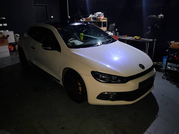 Gloss white iridescent blue.