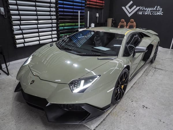 True gloss khaki green on the LP700.