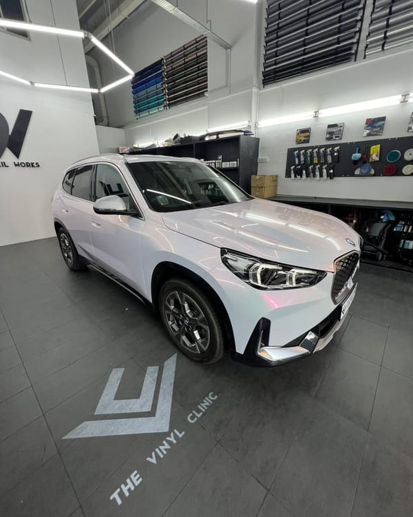 BMW iX1 in Dynamic Pink.