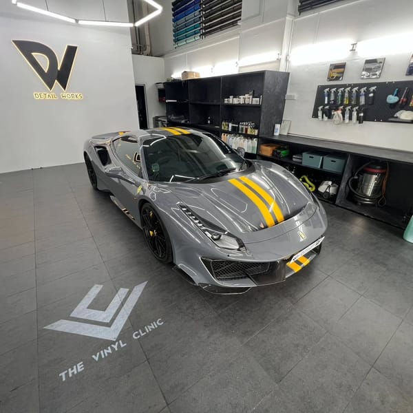 488 Pista in ultra gloss dark grey with sunflower yellow ...