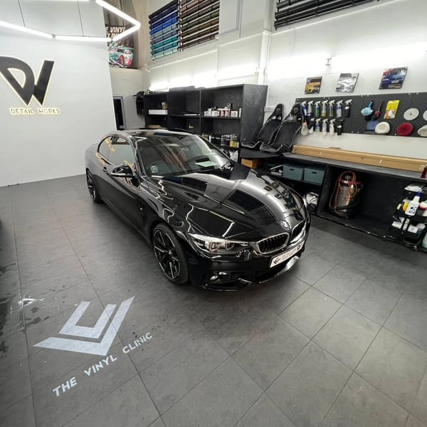 Self healing Ultra Gloss Black.