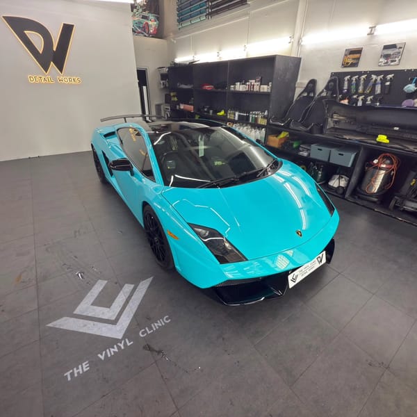 Lp560 in Kansas Cyan.